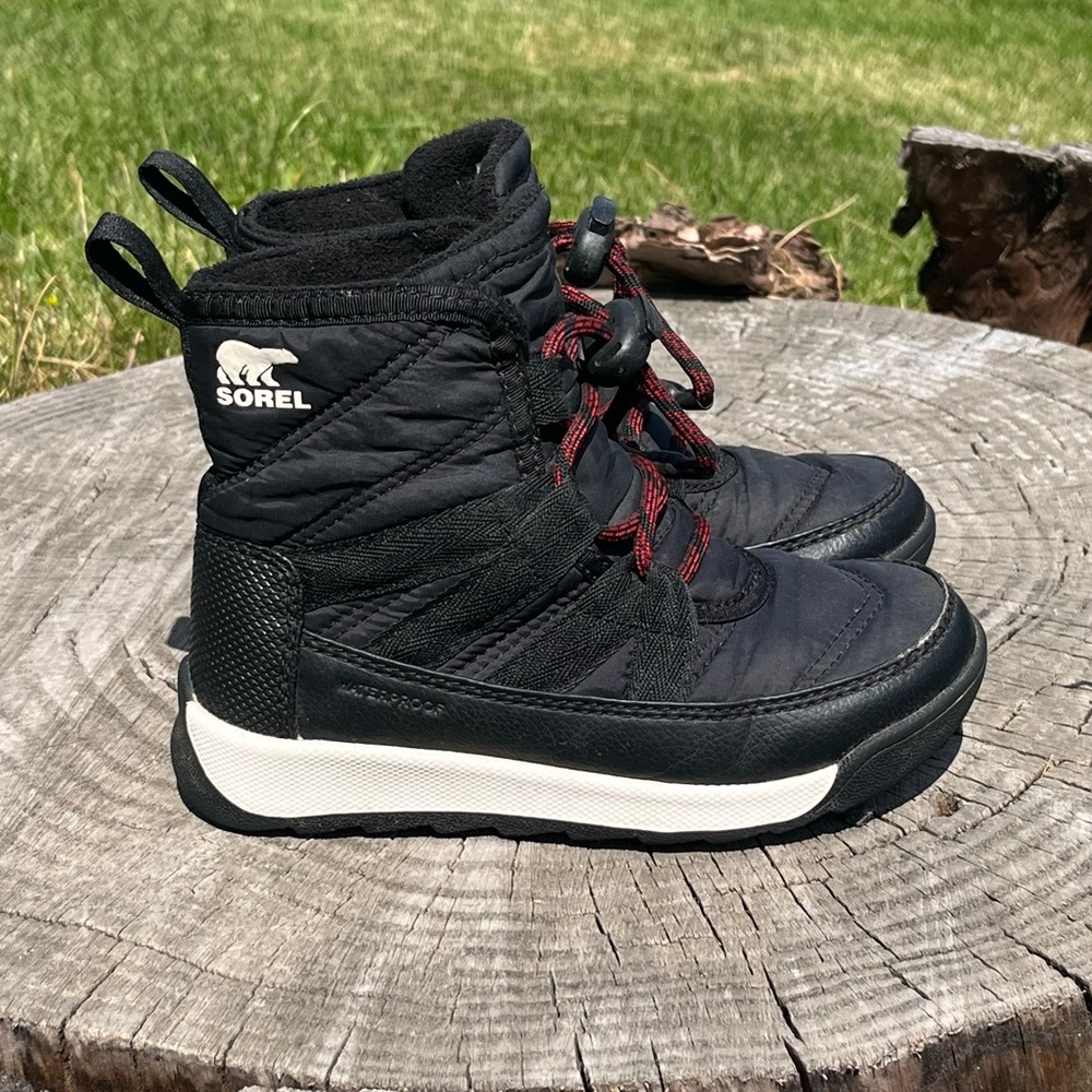 Sorel Children’s Whitney II Short Lace Waterproof Black Winter Boots Size 10